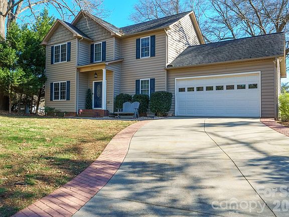 3rd image of 1107 16th Avenue Pl NW