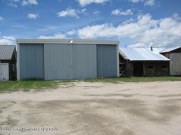 4th image of 275 Ehman Ln