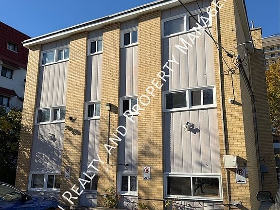 2nd image of 2119 Osler St #9
