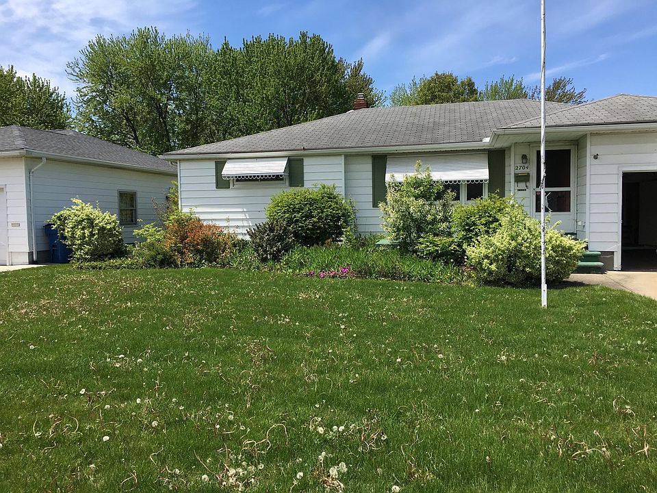 1st image of 2704 Marshall Ave