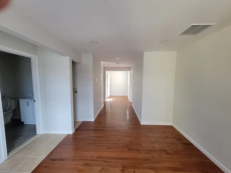 170 Farmington Ave #2 — Photo 30
