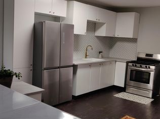 2145 W 19th St APT 1R, Chicago, IL 60608