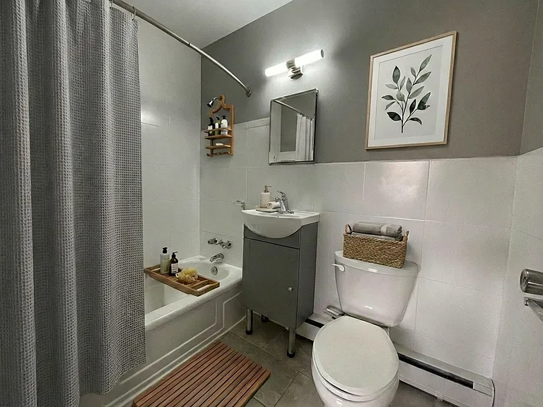 50 Mohawk Rd W #306 — Photo 2