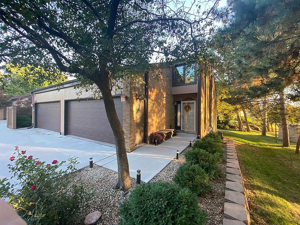 1st image of 2819 Park Place Dr