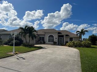 93 Fairway Rd, Rotonda West, FL 33947