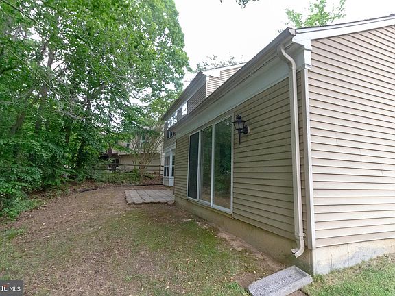 3rd image of 5903 Vista Ct
