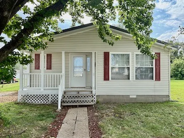 505 5th St, Carmi, IL 62821