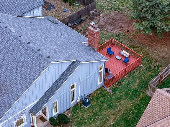 4th image of 8414 W 119th Ter