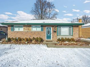 15469 Grovedale St, Roseville, MI
