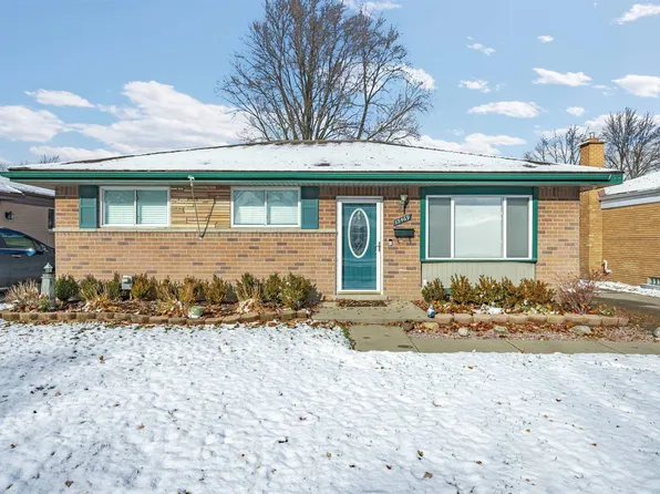 15469 Grovedale St, Roseville, MI 48066