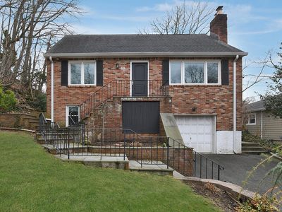 48 Skunks Misery Rd, Locust Valley, NY, 11560