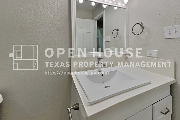 2314 Pebbledowne Cir — Photo 20