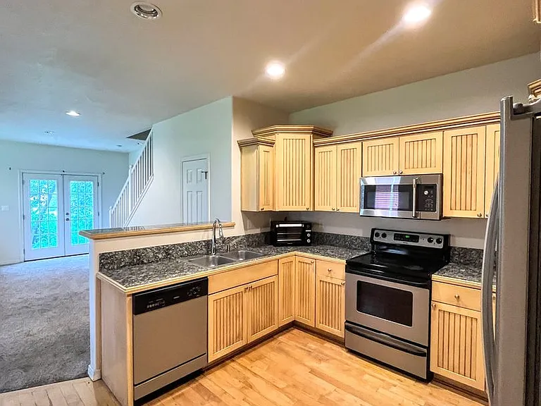 448 Forest View Dr — Photo 3