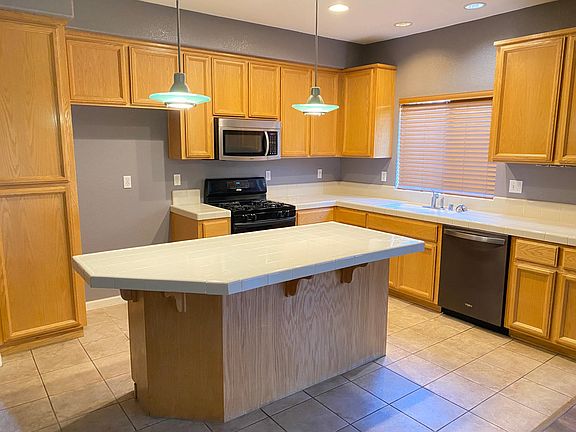 3rd image of 3958 Annigoni Ct