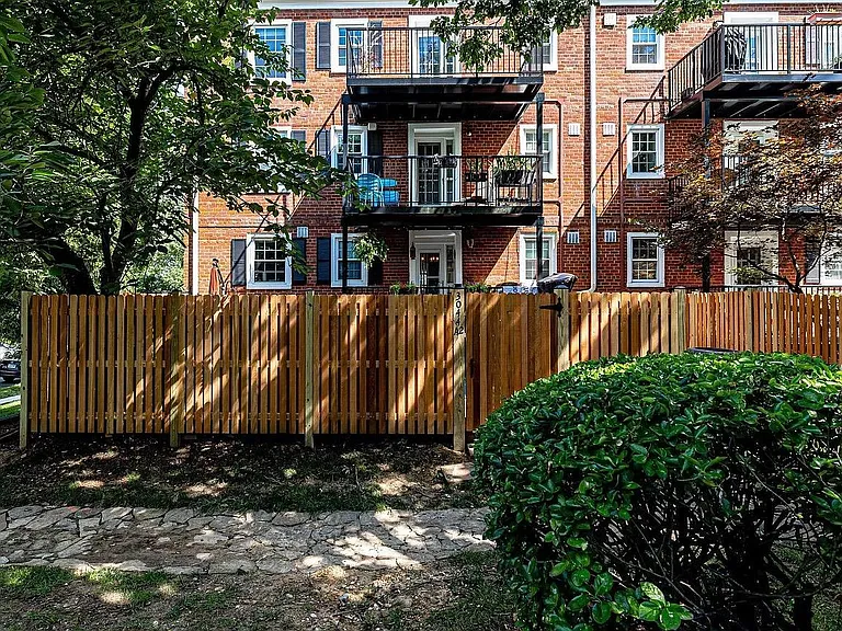 3044 S Buchanan St #C2 — Photo 18