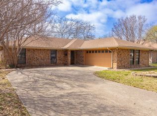 623 Cleveland St, Greenville, TX 75401