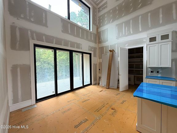 4th image of 243 Hill Road