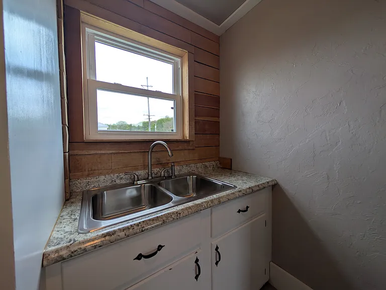 56 Franklin Ave #B — Photo 15