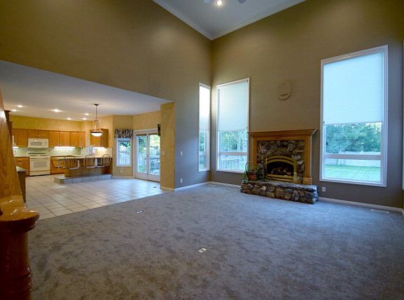 3rd image of 3580 Charleston Cir