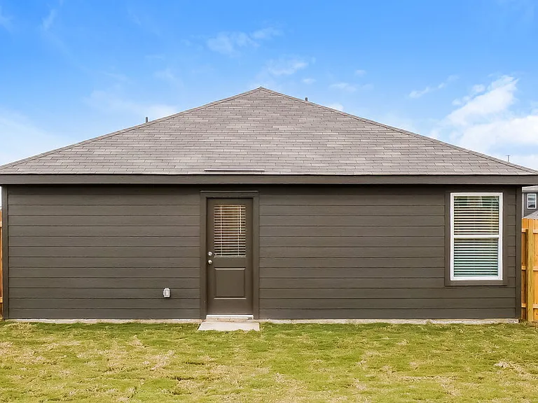 543 Roquefort St — Photo 15