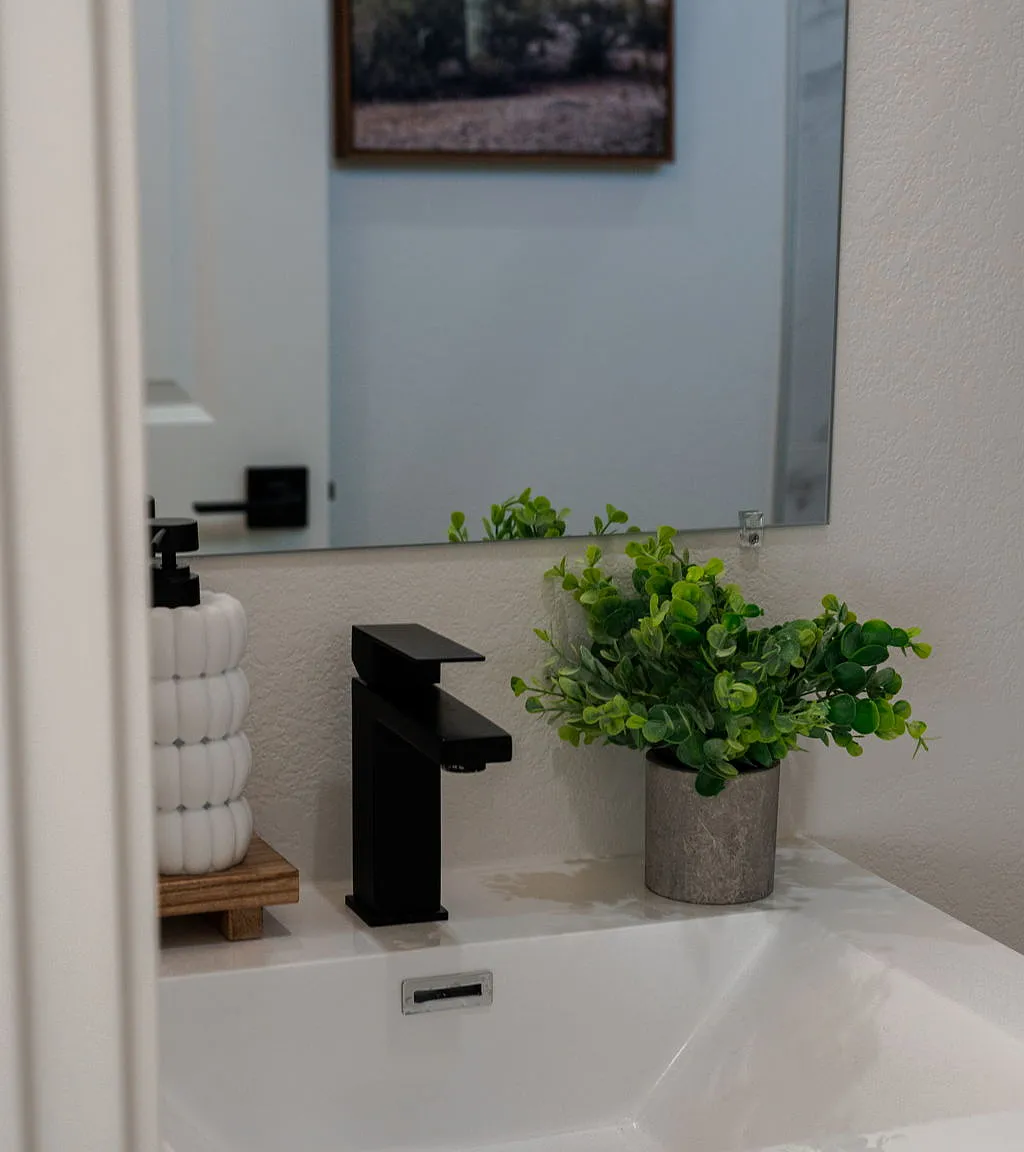 7566 Washington Dr — Photo 3