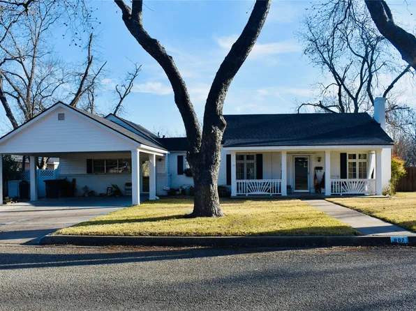 607 W 15th St, Brady, TX 76825