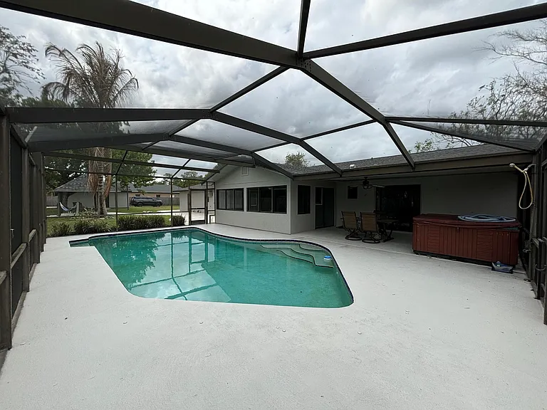 202 SW Crescent Ave — Photo 23
