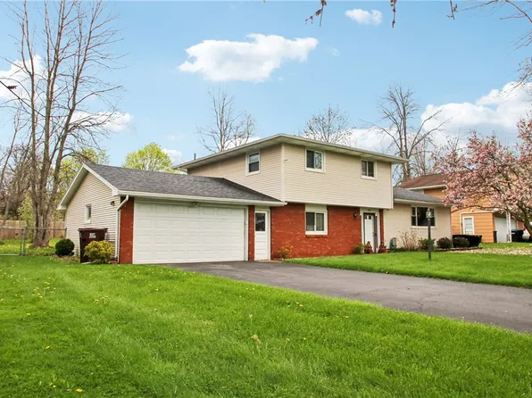 489 Bridgewood Dr, Rochester, NY 14612