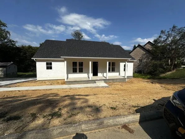 1029 N Runyan Dr, Chattanooga, TN 37405