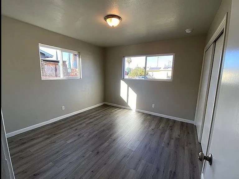 1311 W Sunnyview Ave — Photo 5