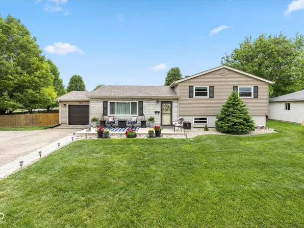 580 Northgate Dr, Greenwood, IN 46143