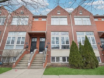 6332 N Sacramento Ave, Chicago, IL, 60659
