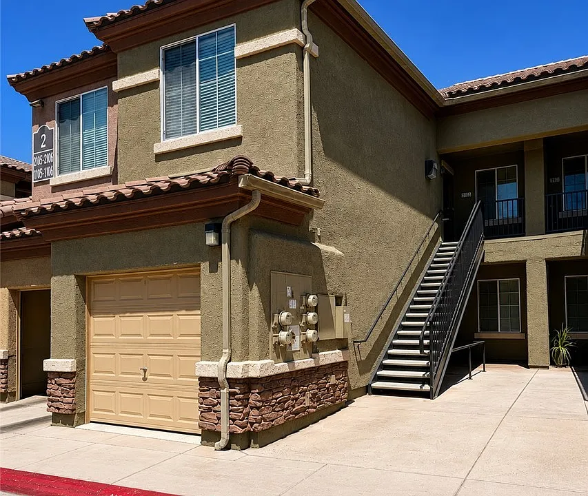 6868 Sky Pointe Dr #2006
