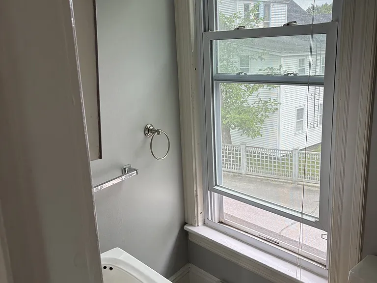 879-881 Main St — Photo 15