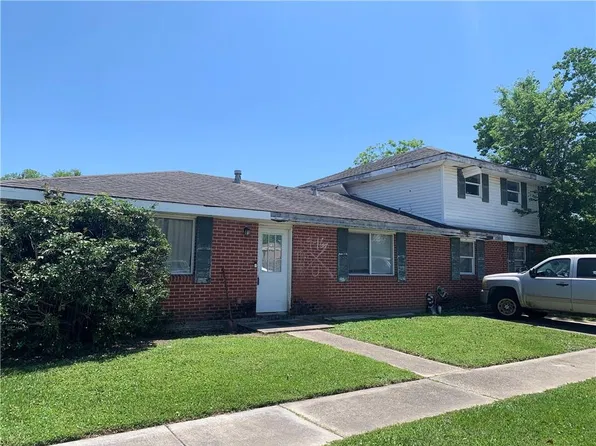 2805 Rosetta Dr, Chalmette, LA 70043