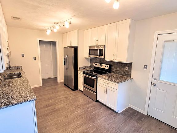 5th image of 2614 Lens Ave