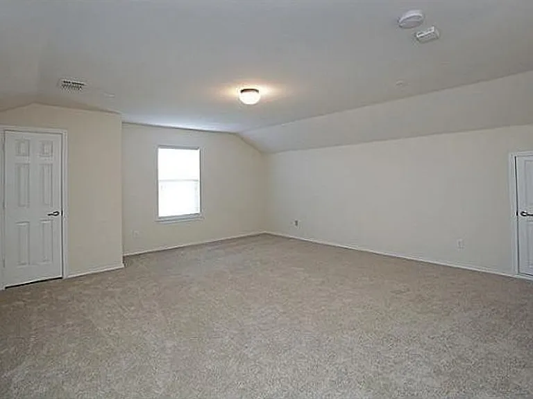 1407 Hazelwood Dr — Photo 5