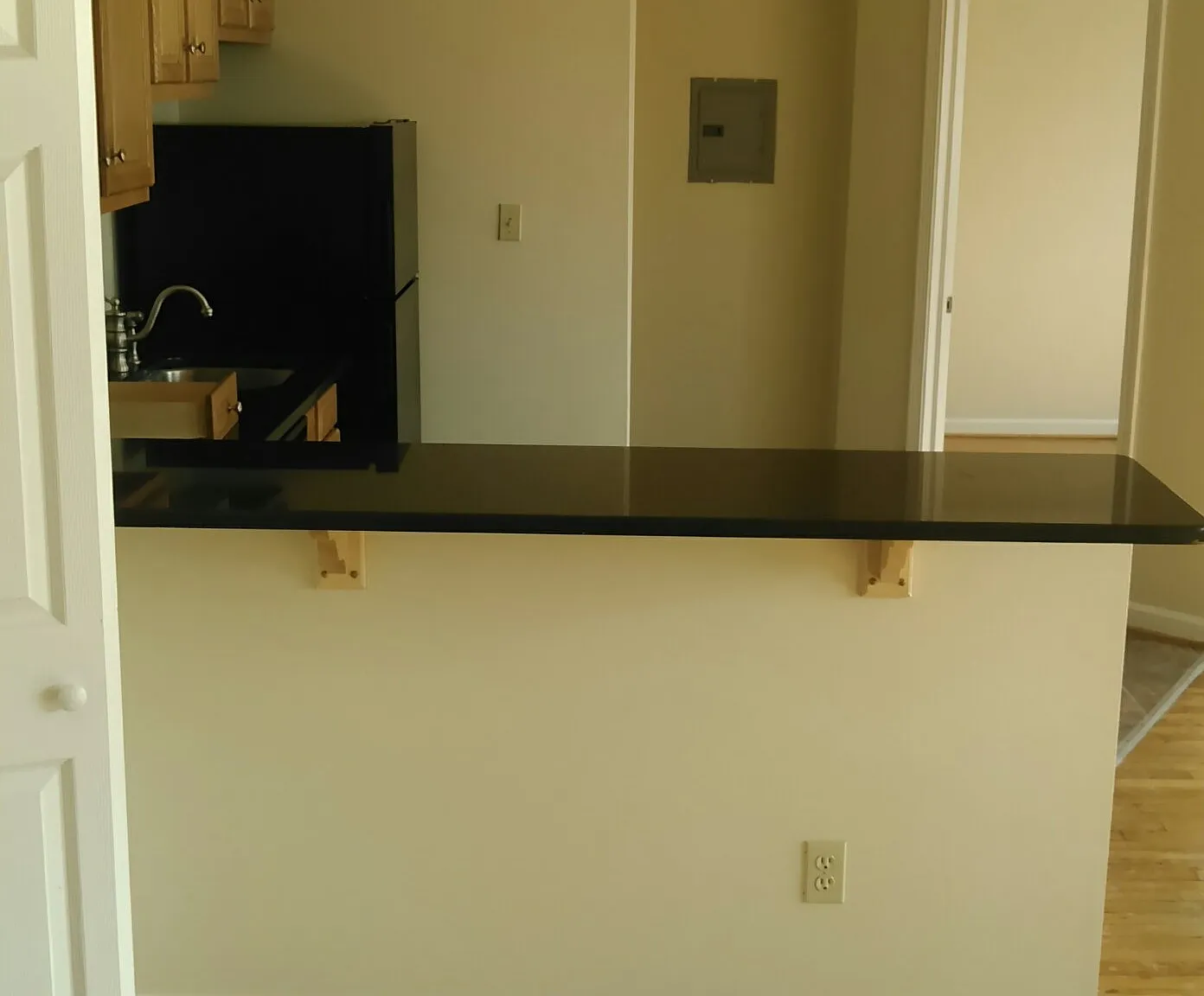 1 bed, $1,025 — Photo 4