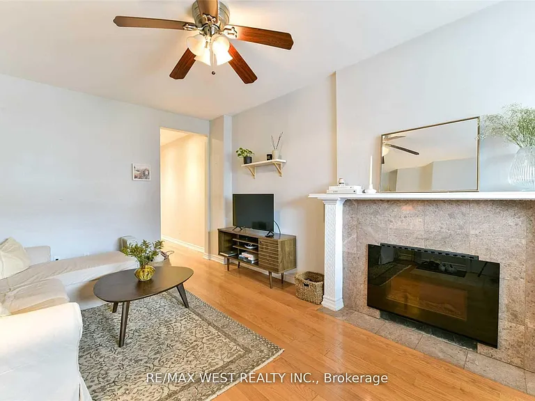 734 Indian Rd #MAIN FL — Photo 2
