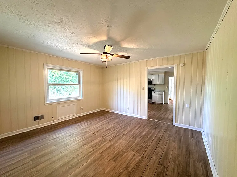 204 Pineview Dr — Photo 14