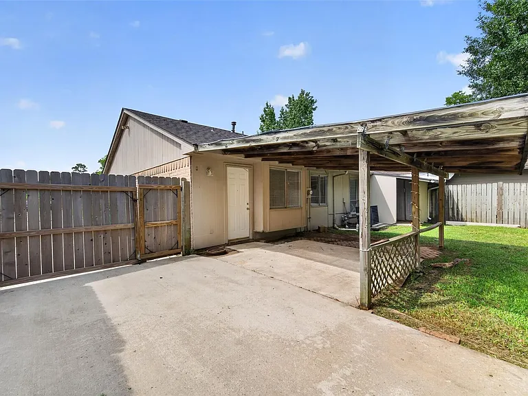 2403 Autumn Springs Ln — Photo 34