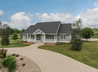 956 River Bluff Rd SE, Mazeppa, MN 55956