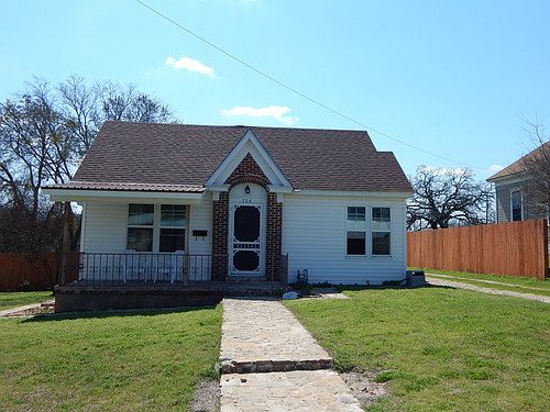 2nd image of 704 College St