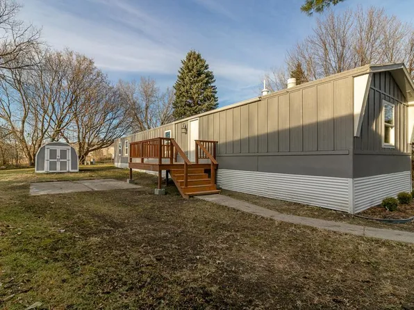 706 Southhaven Dr, Mankato, MN 56001