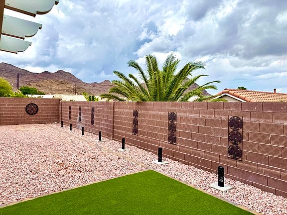 3rd image of 46 Desert Sunflower Cir