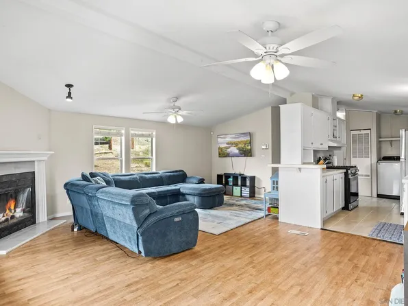 9006 Winter Gardens Blvd, Lakeside, CA 92040