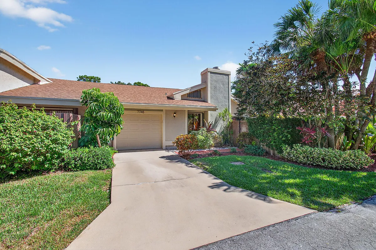 Building Photo - 7745 Stanway Pl E