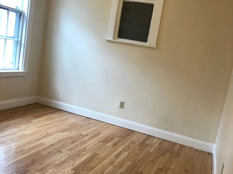 45 Laurel St — Photo 12