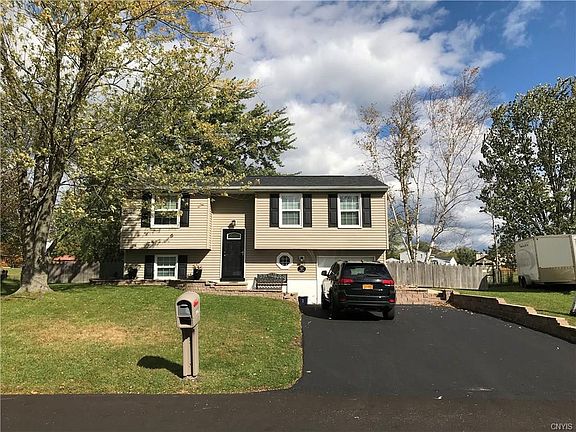 2nd image of 8152 Mantova Dr
