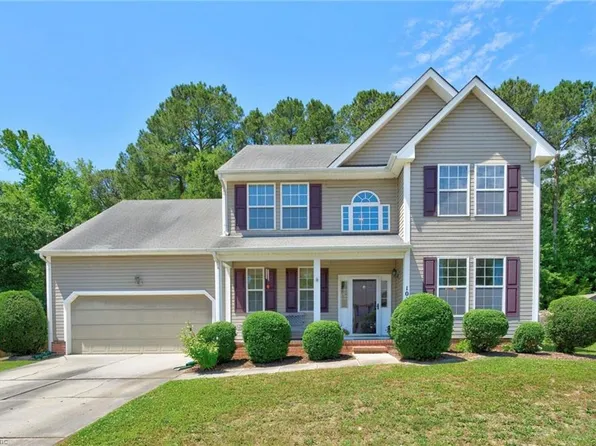 1019 English Oak Dr, Suffolk, VA 23434
